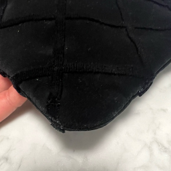 Sold - Chanel Velvet O Pouch - Picture 5 of 11